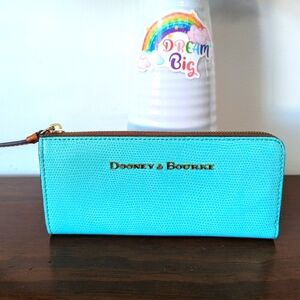 Dooney and Bourke mint green lizard embossed 3/4 zip wallet